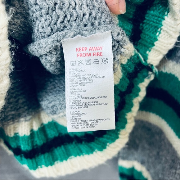 Urban Outfitters Oversized Striped Boyfriend Sweater Size M - Picture 6 of 14